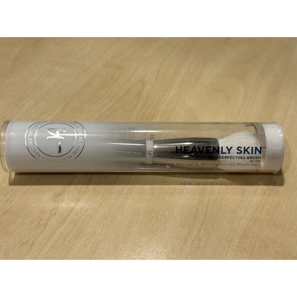 IT Cosmetics Heavenly Skin CC+ Skin Perfecting Brush No 702 New In Case NIB